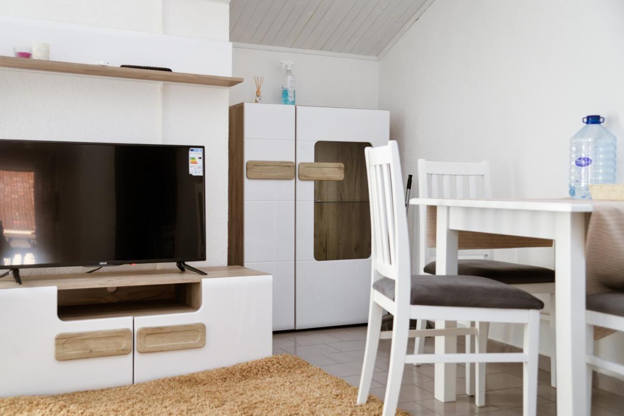 Iker Apartments Тиват Экстерьер фото