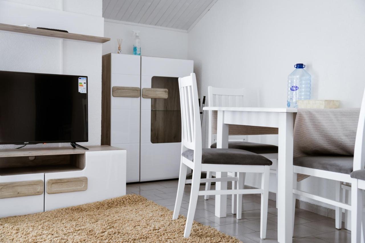Iker Apartments Тиват Экстерьер фото
