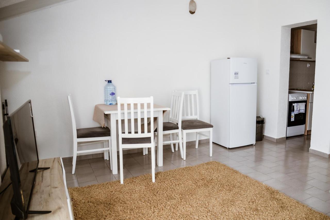 Iker Apartments Тиват Экстерьер фото