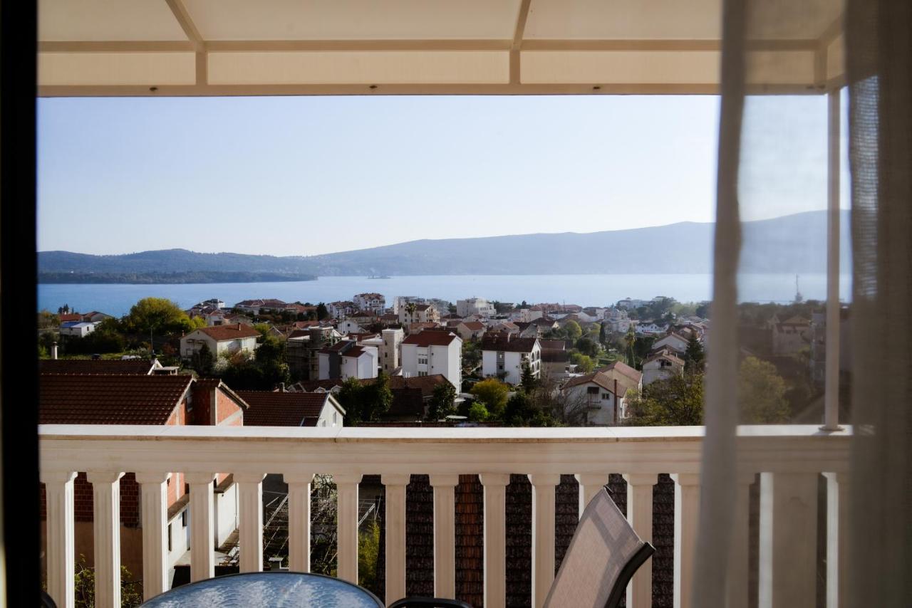 Iker Apartments Тиват Экстерьер фото