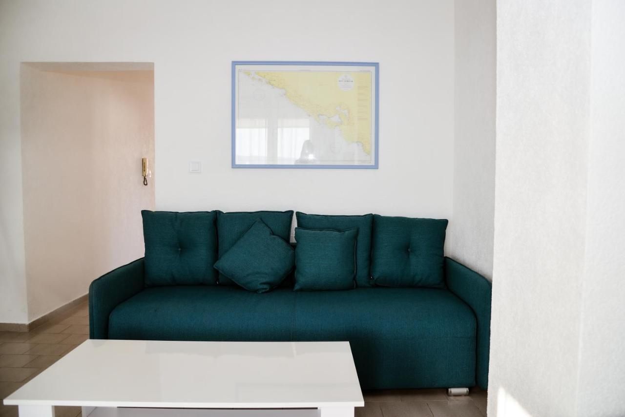 Iker Apartments Тиват Экстерьер фото