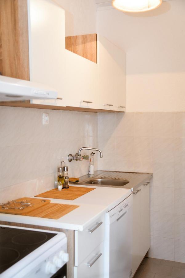 Iker Apartments Тиват Экстерьер фото