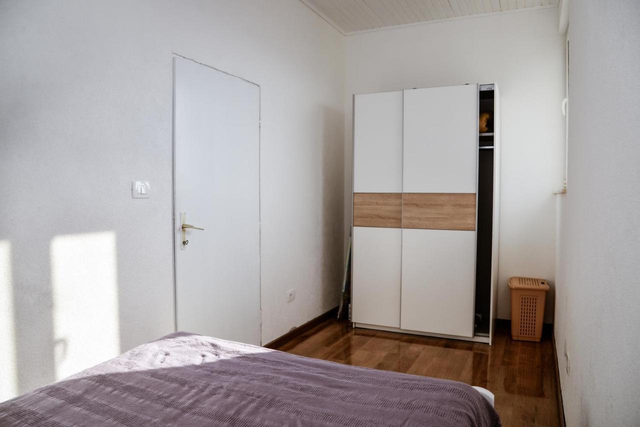 Iker Apartments Тиват Экстерьер фото