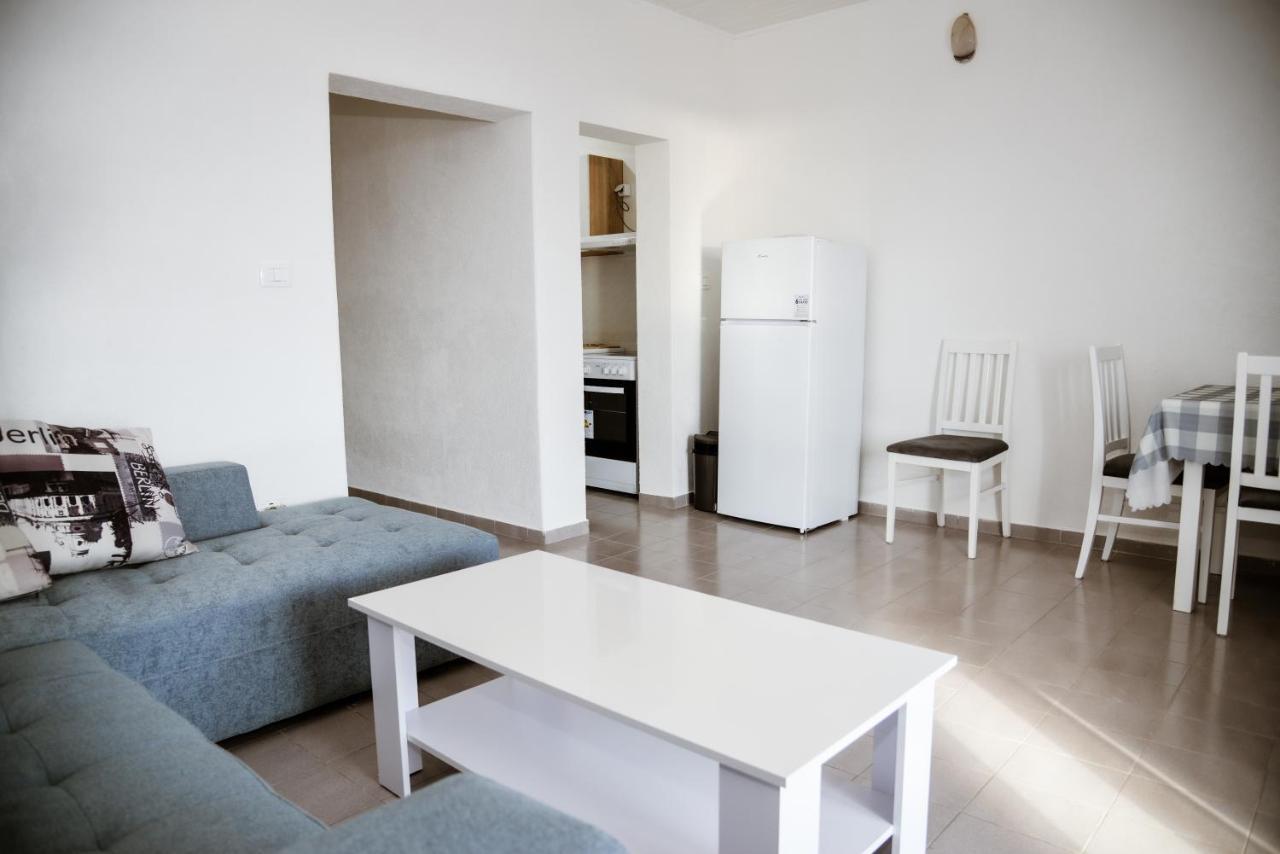 Iker Apartments Тиват Экстерьер фото