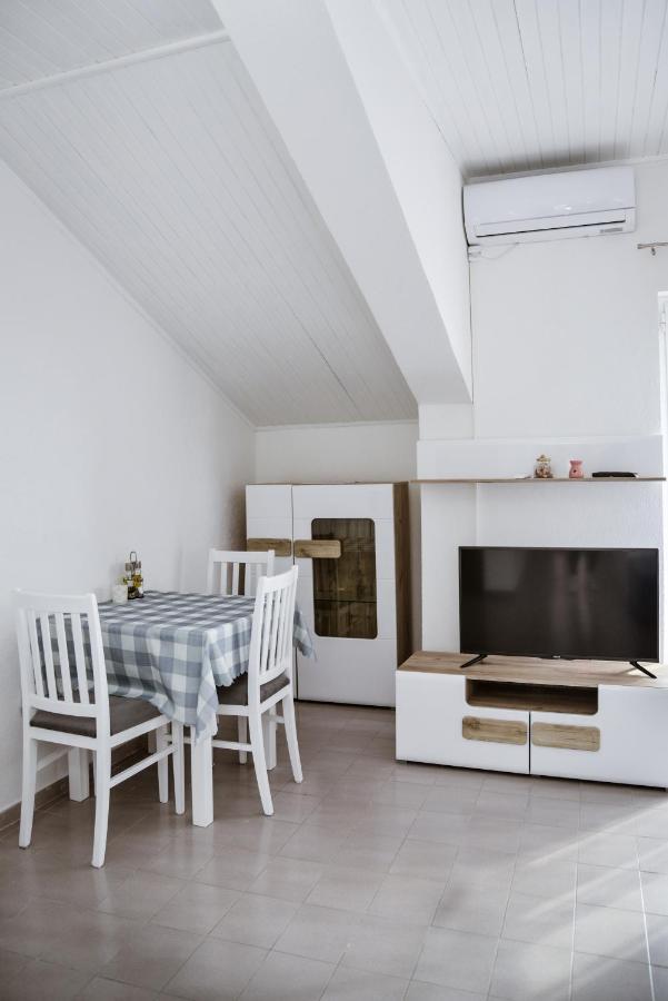 Iker Apartments Тиват Экстерьер фото