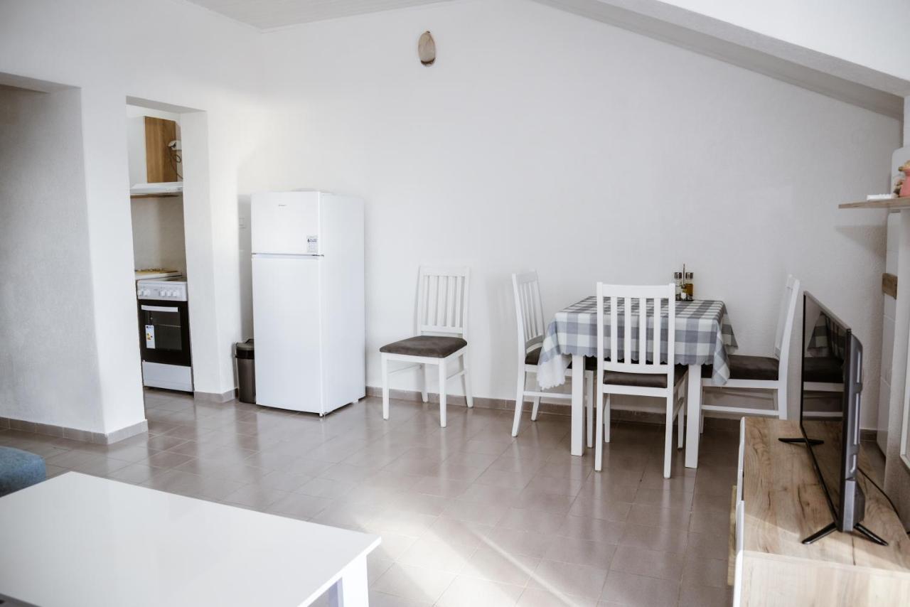 Iker Apartments Тиват Экстерьер фото