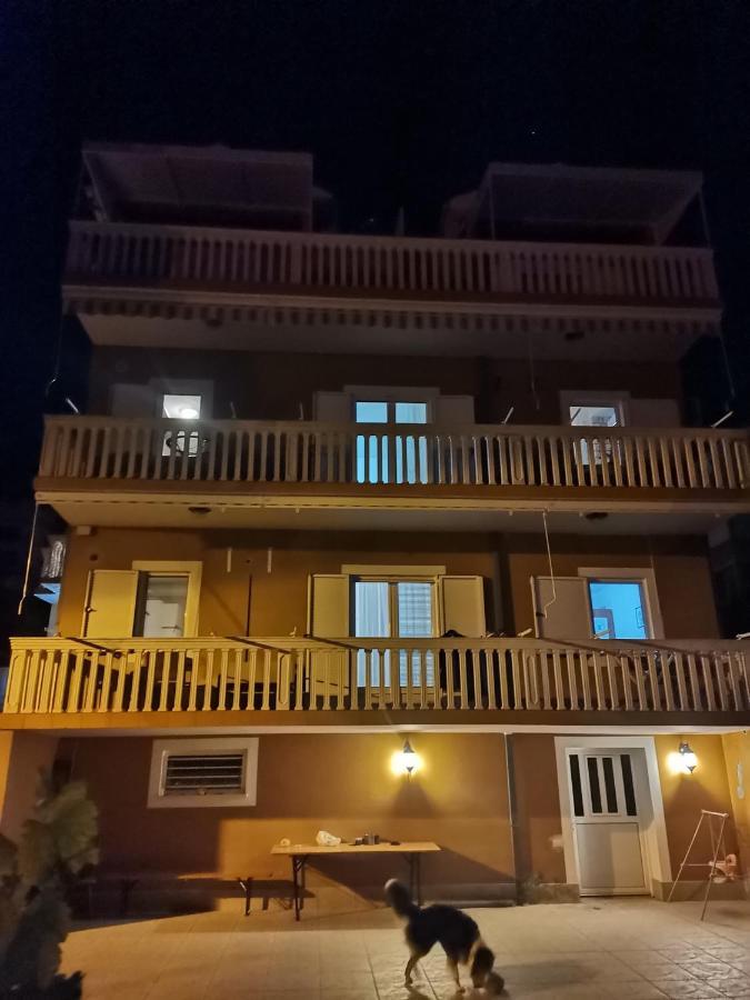 Iker Apartments Тиват Экстерьер фото